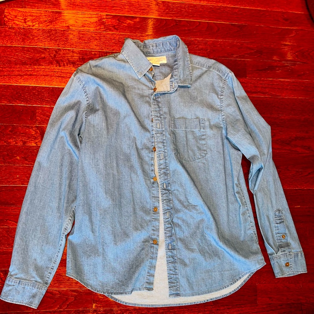 Chambray Collared Long Sleeve shirt